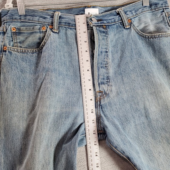 Levi's 501 Men Jeans 36x34 Blue Denim Straight Mid Rise Button Fly - Picture 3 of 12